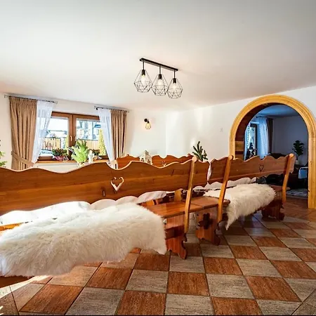 Wierchowa Jacuzzi & Sauna Chalet *